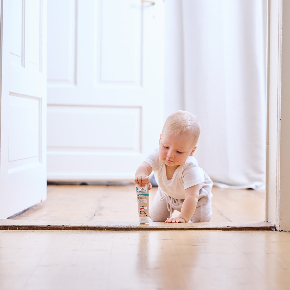 Baby krabbeln Pflegecreme