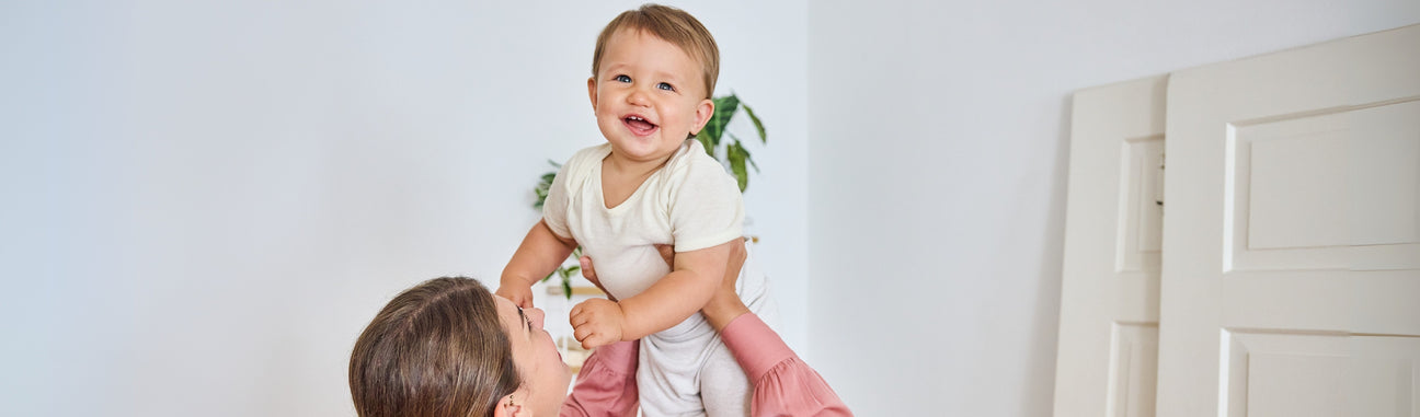 Mama mit Kind Happy 2